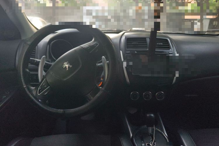 Used Peugeot 4008 2012 2.0L Four-Wheel Drive Fashion Edition Center Console