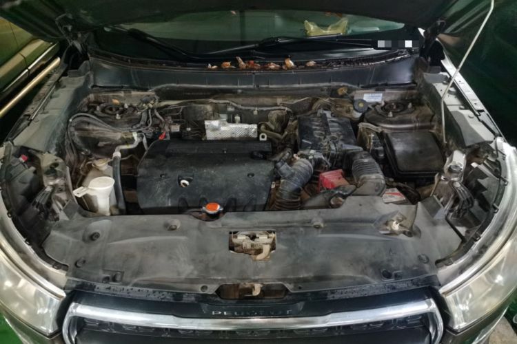 Used Peugeot 4008 2012 2.0L Two-Wheel-Drive Fashion Edition Engine Bay