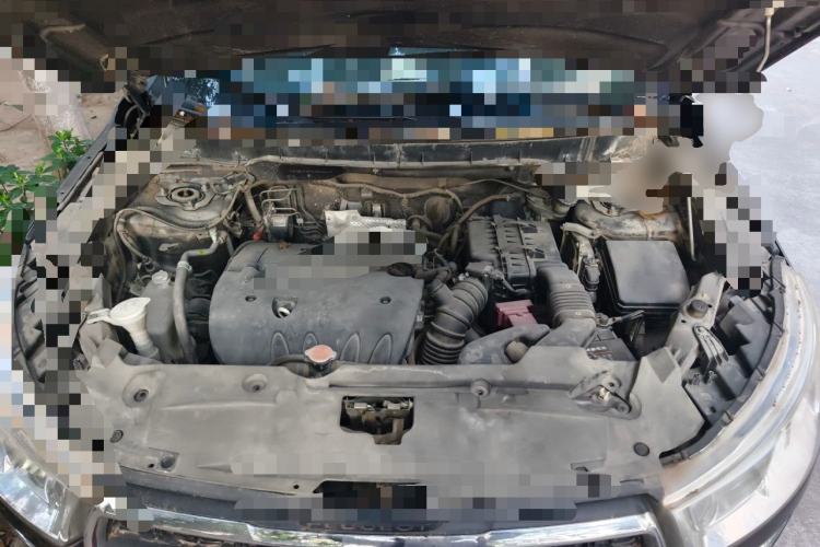Used Peugeot 4008 2012 2.0L Four-Wheel Drive Fashion Edition Engine Bay