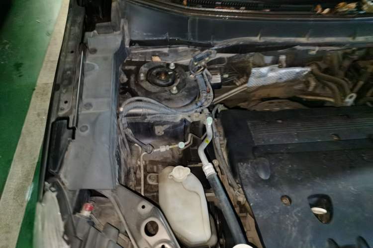 Used Peugeot 4008 2012 2.0L Two-Wheel-Drive Fashion Edition Engine Bay Right