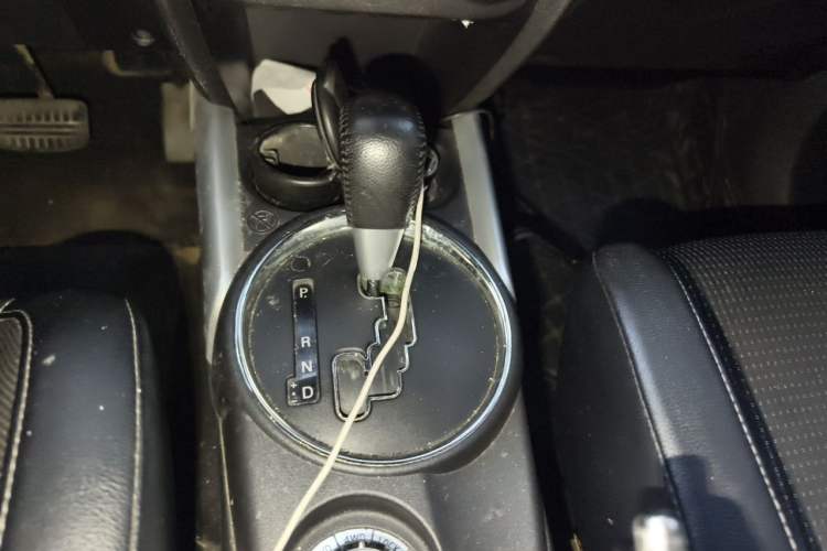 Used Peugeot 4008 2012 2.0L Four-Wheel Drive Fashion Edition Gear Lever