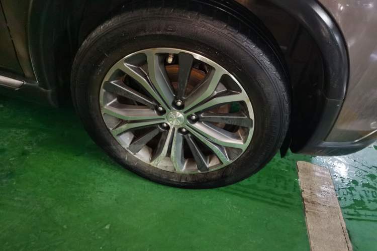 Used Peugeot 4008 2012 2.0L Two-Wheel-Drive Fashion Edition Right Front Wheel Hub