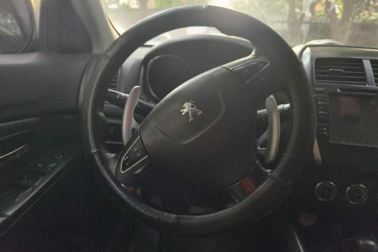 Used Peugeot 4008 2012 2.0L Four-Wheel Drive Fashion Edition Steering Wheel