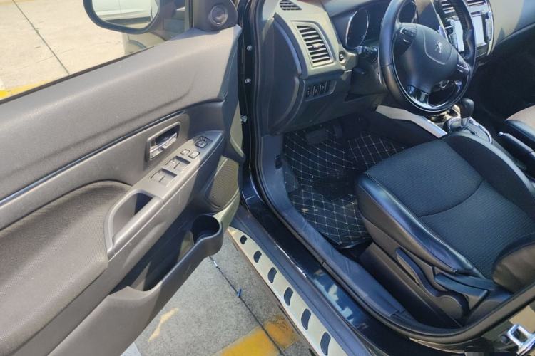 Used Peugeot 4008 2013 2.0L Two-Wheel Drive Fashion Edition Driver Seat