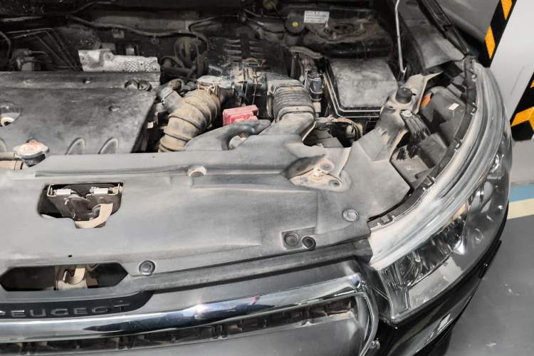 Used Peugeot 4008 2013 2.0L Two-Wheel Drive Luxury Version Engine Bay Left