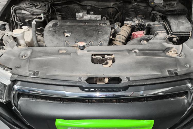 Used Peugeot 4008 2013 2.0L Two-Wheel Drive Luxury Version Engine Bay