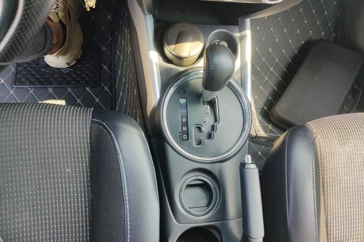 Used Peugeot 4008 2013 2.0L Two-Wheel Drive Fashion Edition Gear Lever