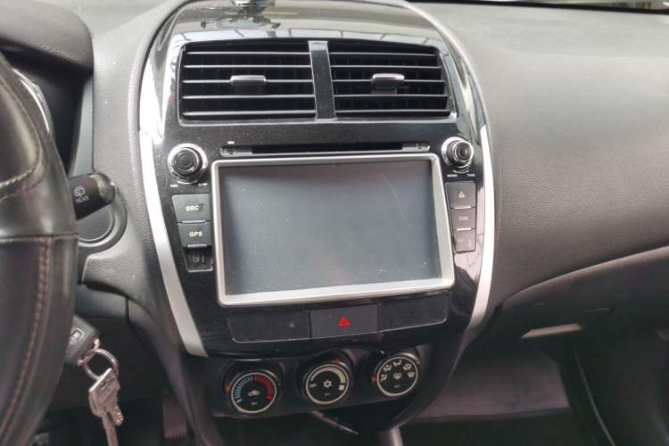 Used Peugeot 4008 2013 2.0L Two-Wheel Drive Entry-Level Trim Audio And AC Panel