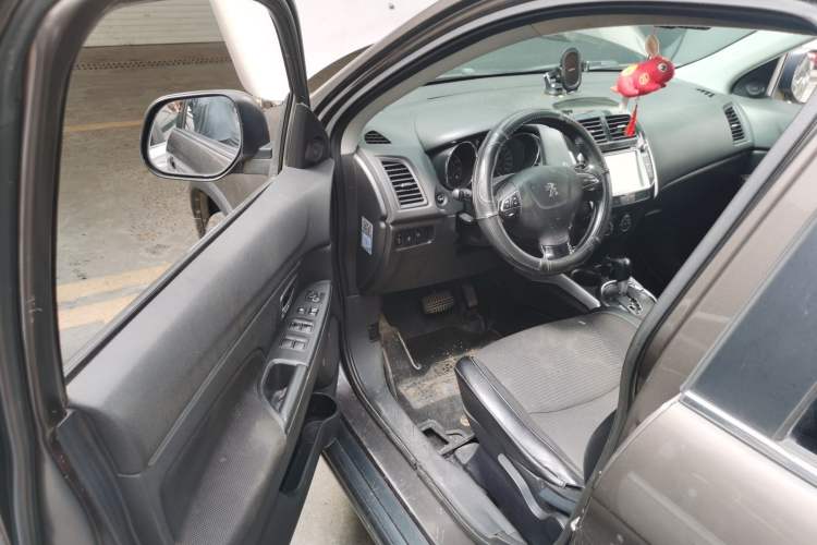 Used Peugeot 4008 2013 2.0L Two-Wheel Drive Entry-Level Trim Driver Seat