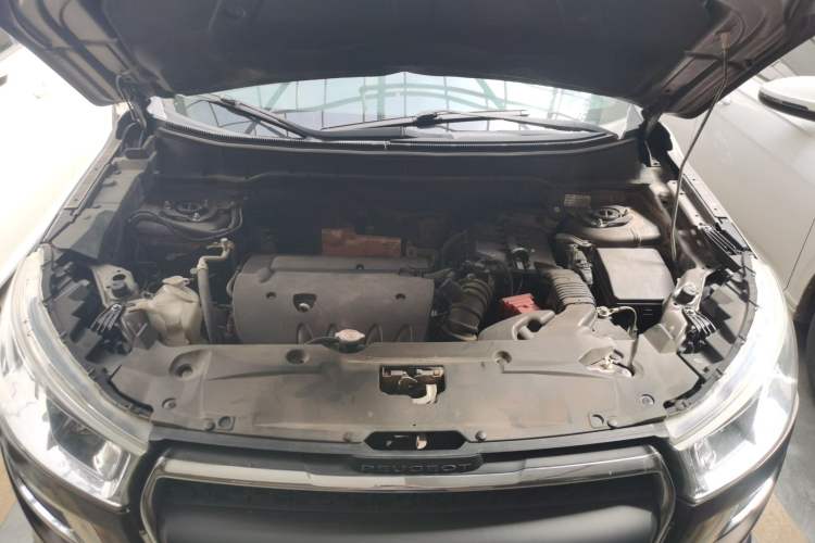 Used Peugeot 4008 2013 2.0L Two-Wheel Drive Entry-Level Trim Engine Bay