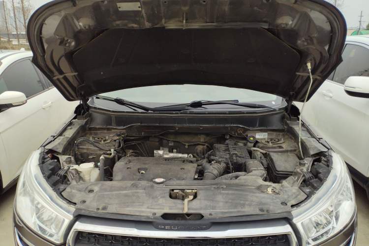 Used Peugeot 4008 2013 2.0L Two-Wheel Drive Entry-Level Trim Engine Bay