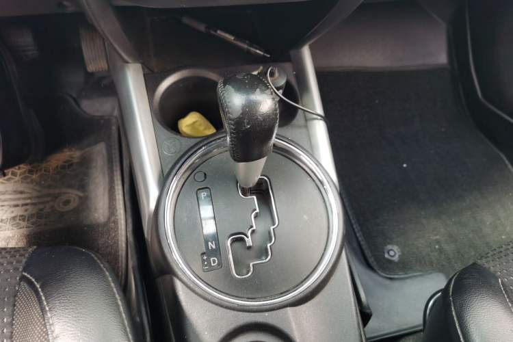 Used Peugeot 4008 2013 2.0L Two-Wheel Drive Entry-Level Trim Gear Lever