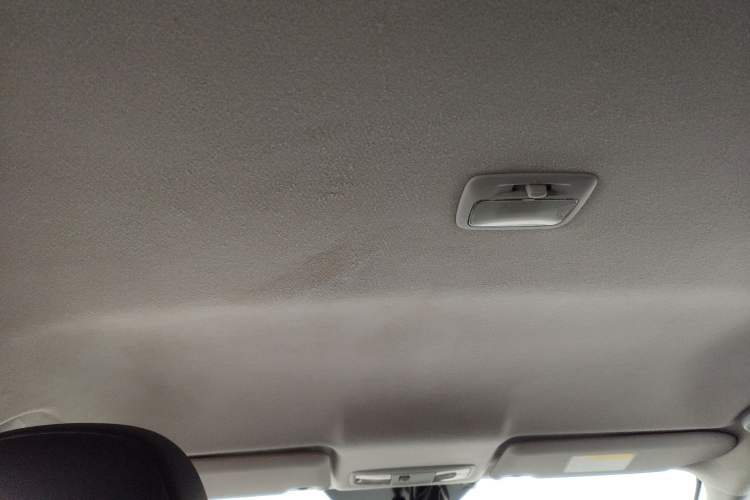 Used Peugeot 4008 2013 2.0L Two-Wheel Drive Entry-Level Trim Headliner