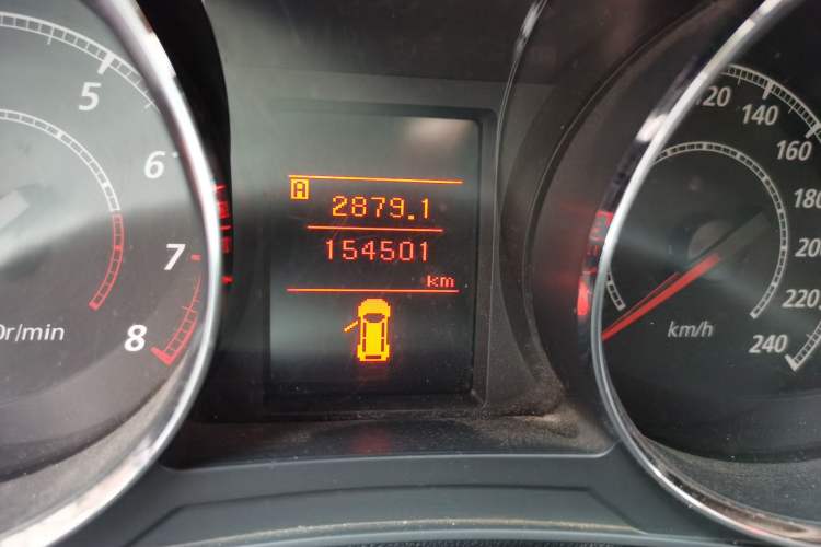 Used Peugeot 4008 2013 2.0L Two-Wheel Drive Entry-Level Trim Odometer Close Up