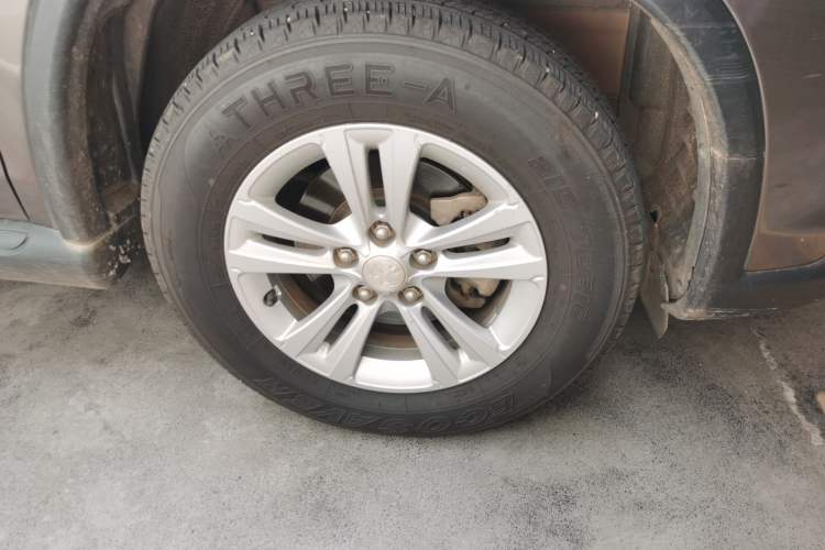 Used Peugeot 4008 2013 2.0L Two-Wheel Drive Entry-Level Trim Right Front Wheel Hub
