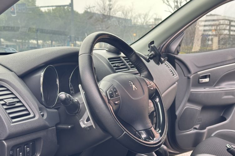 Used Peugeot 4008 2013 2.0L Two-Wheel Drive Entry-Level Trim Steering Wheel
