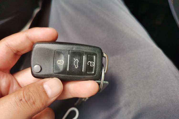 Used Peugeot 4008 2013 2.0L Two-Wheel Drive Entry-Level Trim Vehicle Key