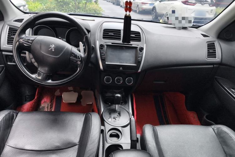 Used Peugeot 4008 2013 2.0L Two-Wheel Drive Luxury Version Center Console