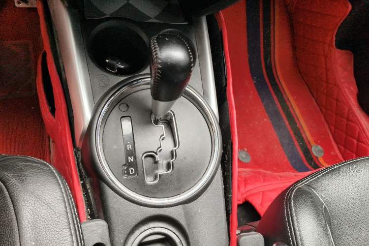 Used Peugeot 4008 2013 2.0L Two-Wheel Drive Luxury Version Gear Lever
