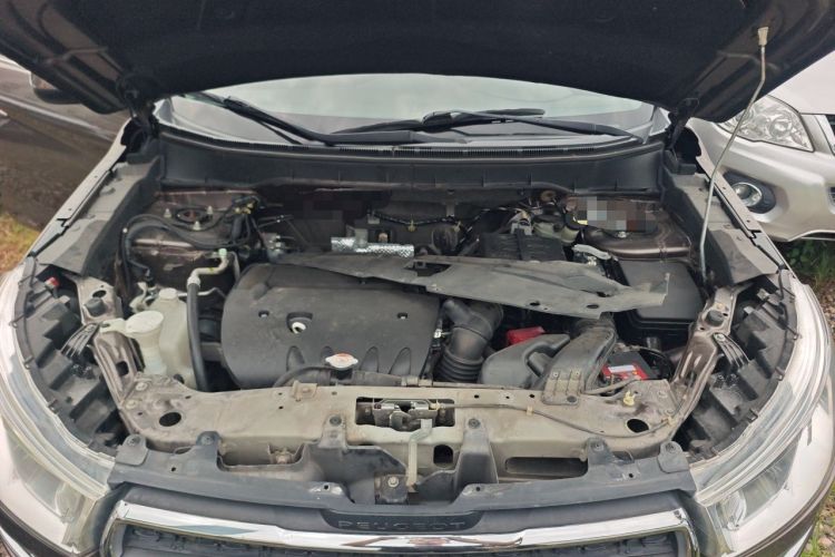 Used Peugeot 4008 2013 2.0L Two-Wheel Drive Fashion Edition Engine Bay