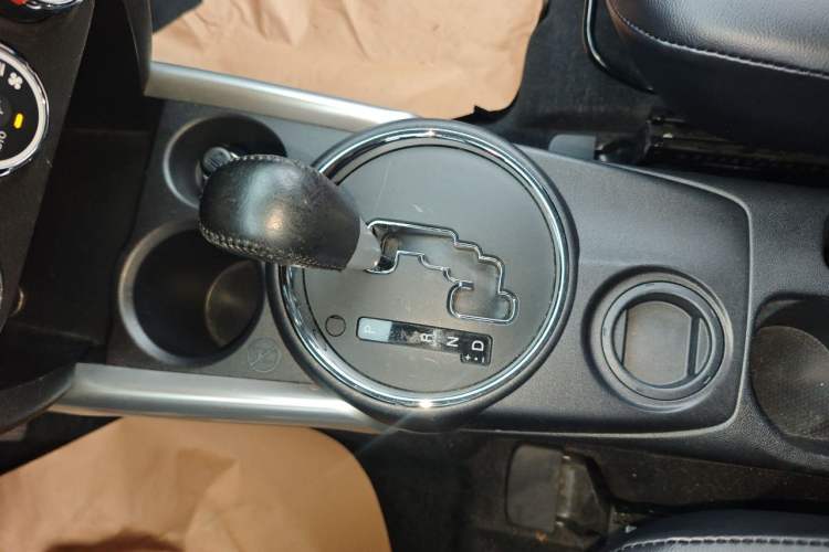 Used Peugeot 4008 2013 2.0L Two-Wheel Drive Fashion Edition Gear Lever