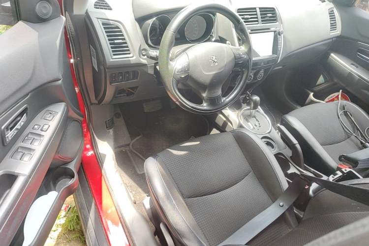 Used Peugeot 4008 2013 2.0L Two-Wheel Drive Entry-Level Trim Driver Seat