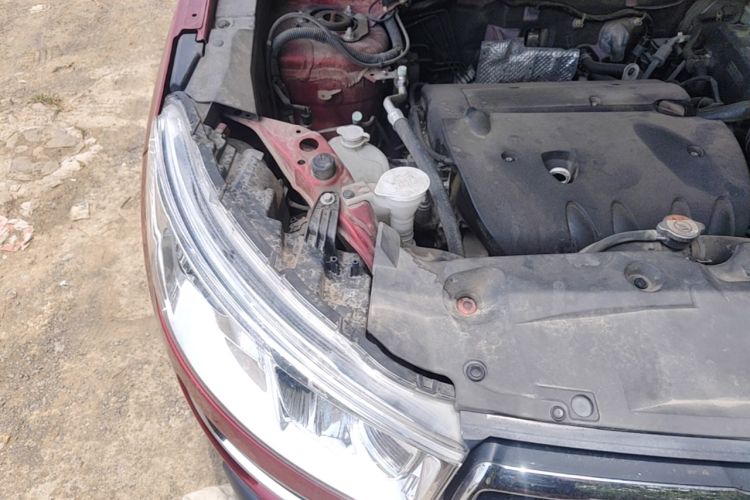 Used Peugeot 4008 2013 2.0L Two-Wheel Drive Entry-Level Trim Engine Bay Right