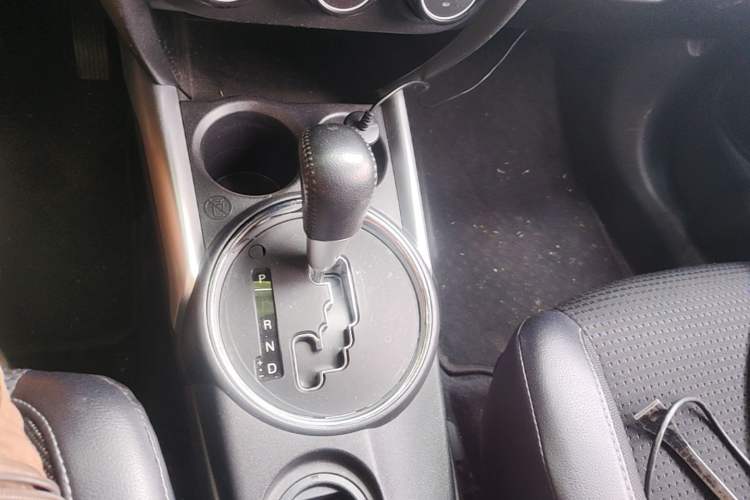 Used Peugeot 4008 2013 2.0L Two-Wheel Drive Entry-Level Trim Gear Lever