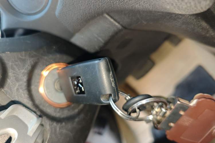 Used Peugeot 4008 2013 2.0L 4x4 Fashion Edition Interior 1