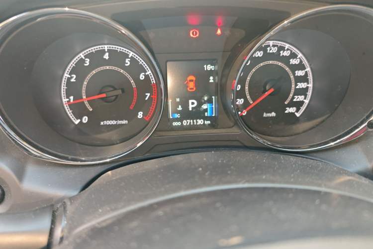 Used Peugeot 4008 2013 2.0L 4x4 Fashion Edition Odometer Close Up