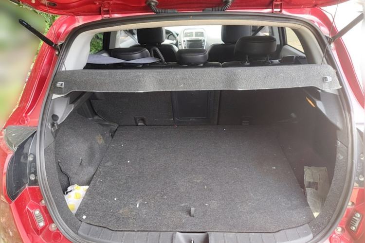 Used Peugeot 4008 2013 2.0L Two-Wheel Drive Entry-Level Trim Trunk