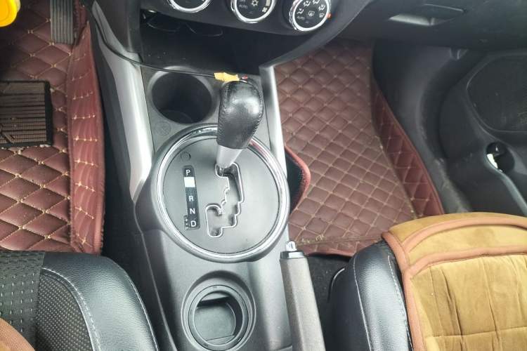 Used Peugeot 4008 2013 2.0L Two-Wheel Drive Entry-Level Trim Gear Lever