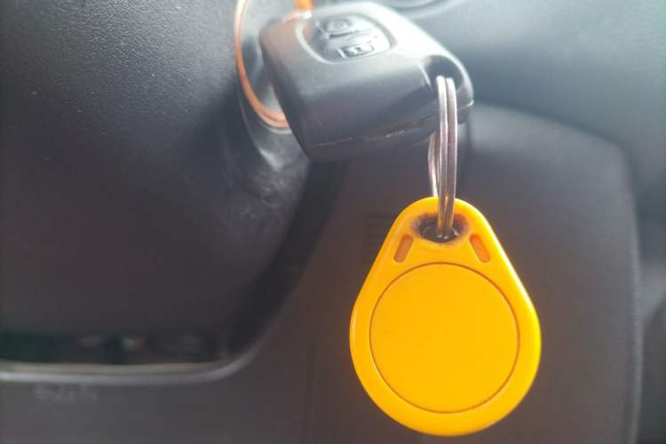 Used Peugeot 4008 2013 2.0L Two-Wheel Drive Entry-Level Trim Vehicle Key
