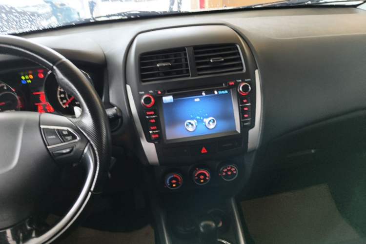 Used Peugeot 4008 2013 2.0L Two-Wheel Drive Entry-Level Trim Audio And AC Panel