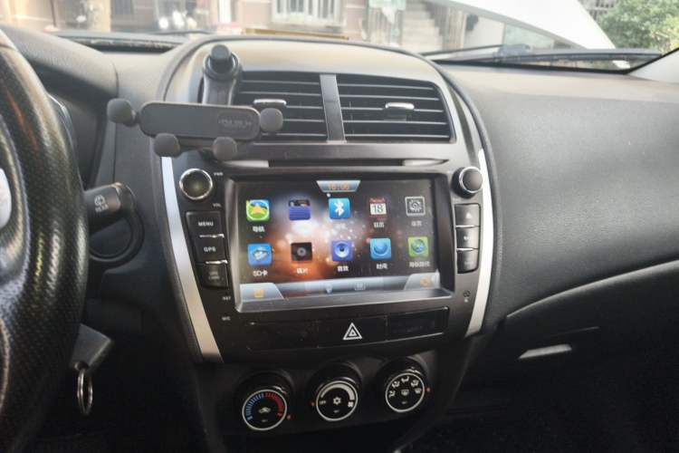 Used Peugeot 4008 2013 2.0L Two-Wheel Drive Entry-Level Trim Audio And AC Panel