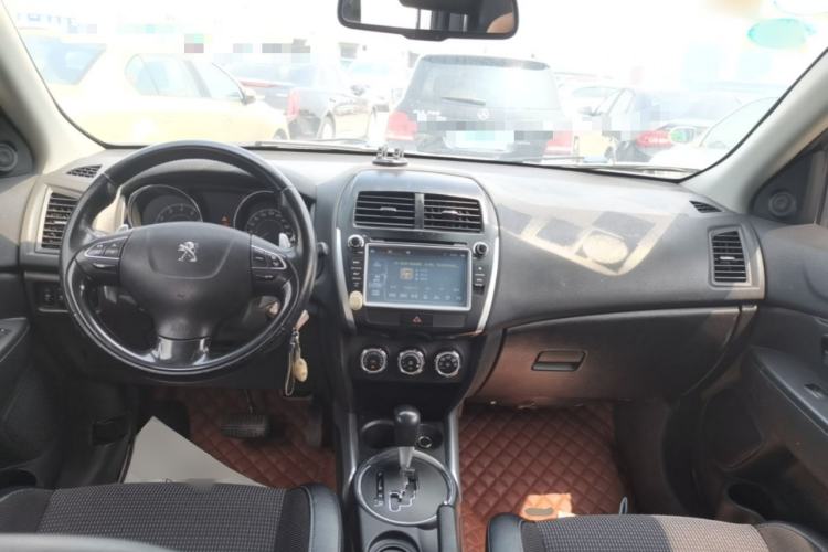 Used Peugeot 4008 2013 2.0L Two-Wheel Drive Fashion Edition Center Console