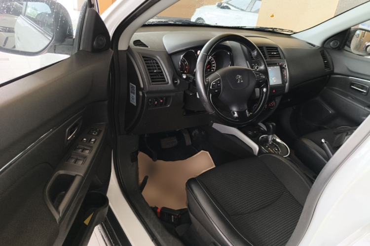Used Peugeot 4008 2013 2.0L Two-Wheel Drive Entry-Level Trim Driver Seat