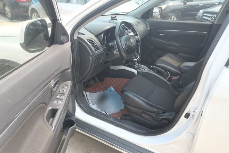Used Peugeot 4008 2013 2.0L Two-Wheel Drive Fashion Edition Driver Seat