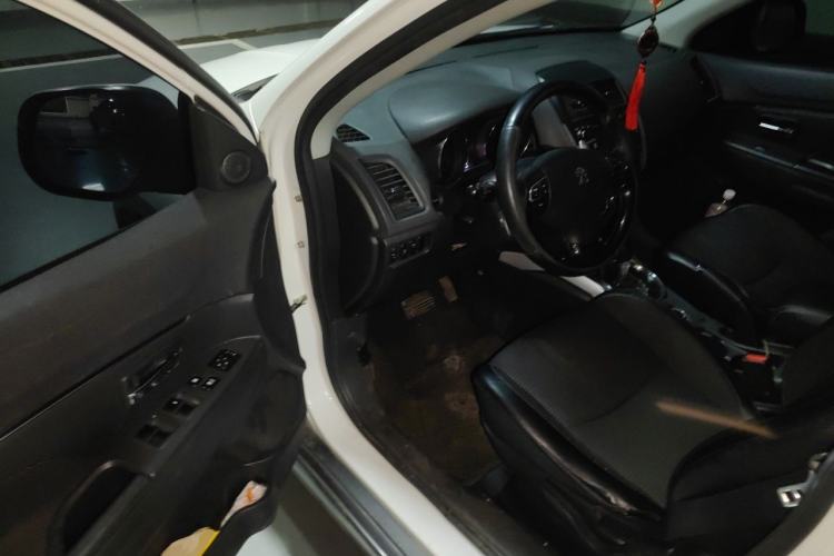 Used Peugeot 4008 2013 2.0L 4x4 Fashion Edition Driver Seat