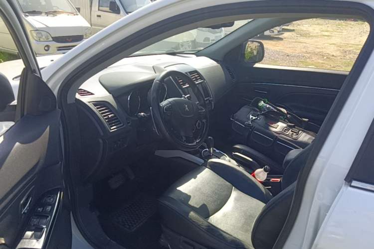 Used Peugeot 4008 2013 2.0L Two-Wheel Drive Luxury Version Driver Seat