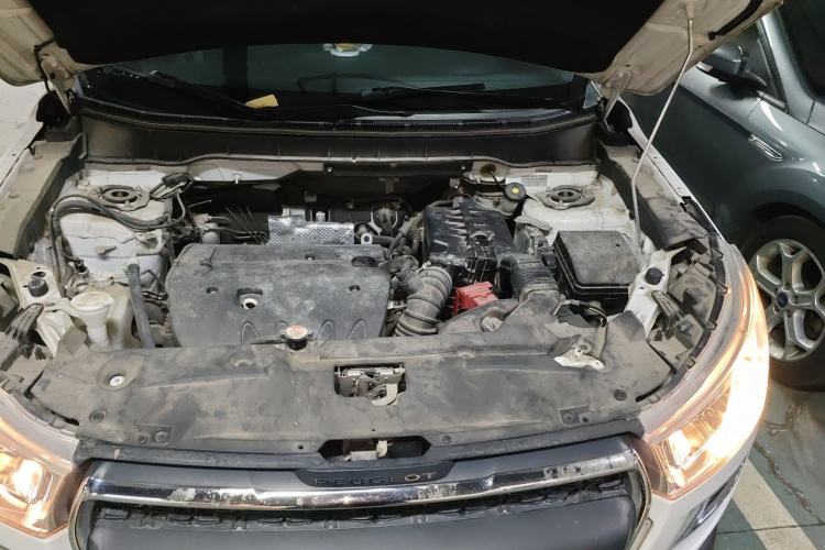 Used Peugeot 4008 2013 2.0L Two-Wheel Drive Fashion Edition Engine Bay