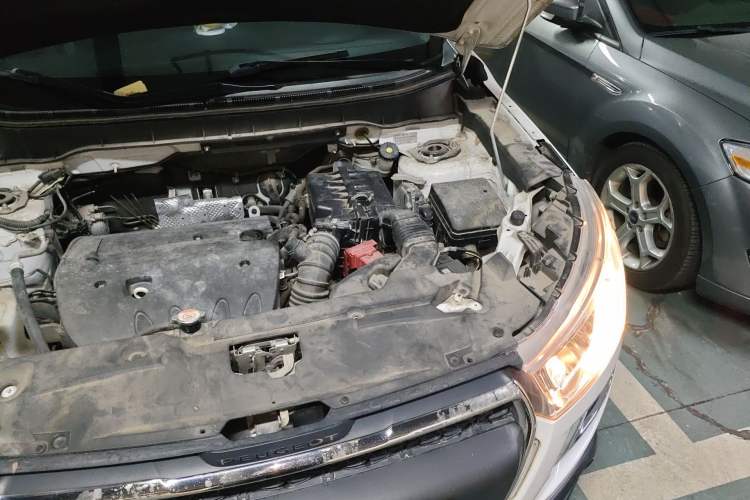 Used Peugeot 4008 2013 2.0L Two-Wheel Drive Fashion Edition Engine Bay Left