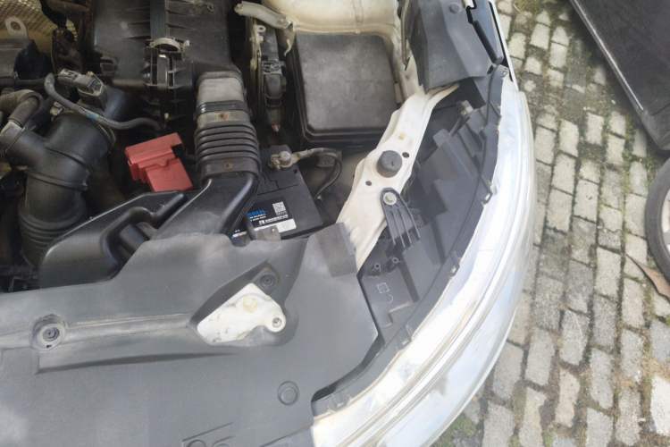 Used Peugeot 4008 2013 2.0L Two-Wheel Drive Entry-Level Trim Engine Bay Left