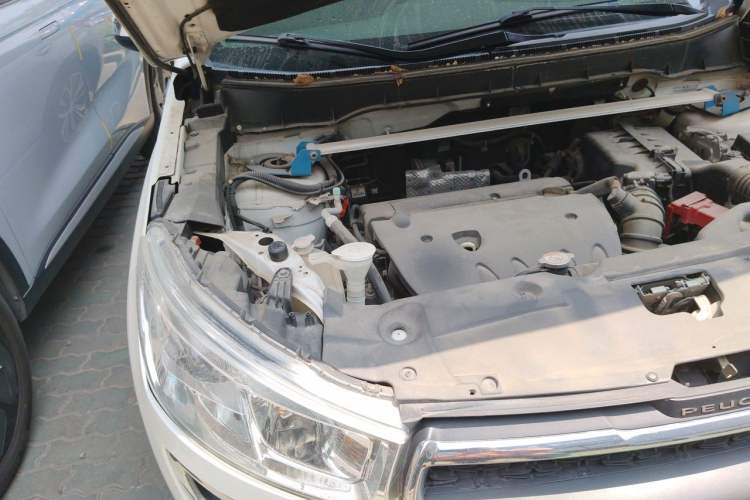 Used Peugeot 4008 2013 2.0L 4x4 Fashion Edition Engine Bay Right
