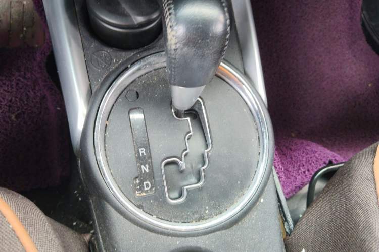 Used Peugeot 4008 2013 2.0L 4x4 Fashion Edition Gear Lever