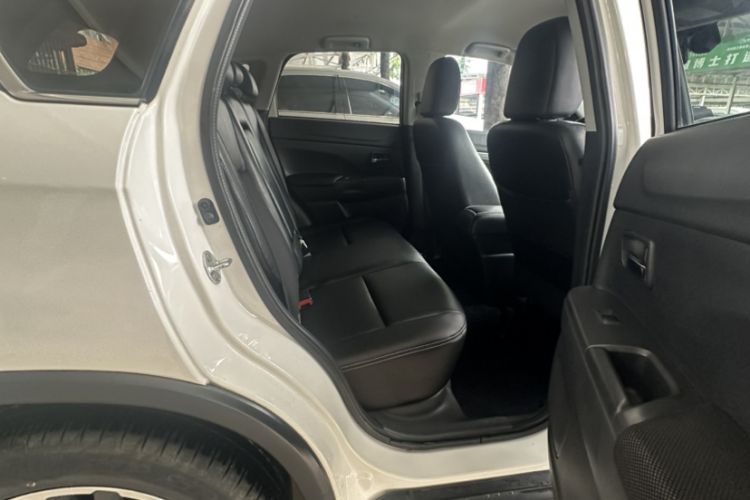 Used Peugeot 4008 2013 2.0L Two-Wheel Drive Fashion Edition Interior 5
