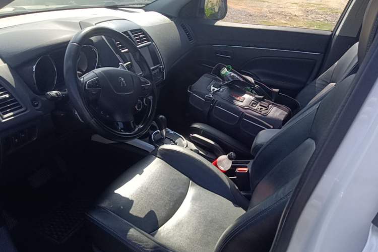 Used Peugeot 4008 2013 2.0L Two-Wheel Drive Luxury Version Left Front Seat