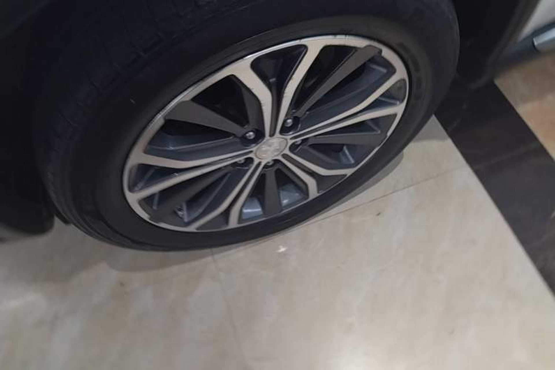 Used Peugeot 4008 2013 2.0L Two-Wheel Drive Fashion Edition Left Front Wheel Hub