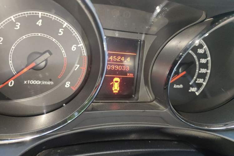 Used Peugeot 4008 2013 2.0L Two-Wheel Drive Entry-Level Trim Odometer Close Up