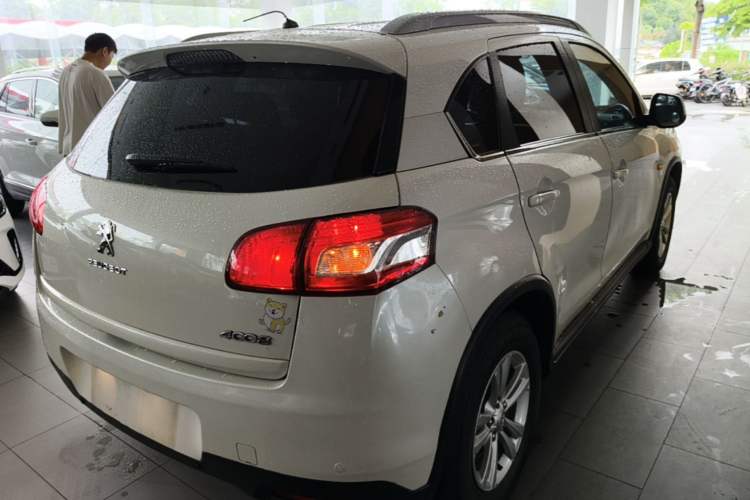 Used Peugeot 4008 2013 2.0L Two-Wheel Drive Entry-Level Trim Rear Right 45 Deg